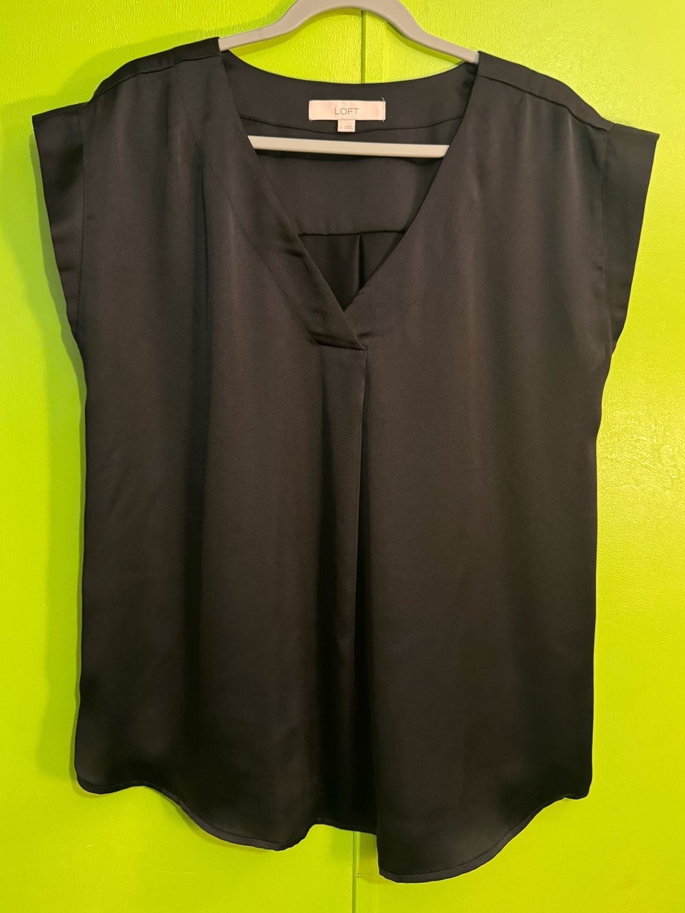 LOFT Black V-Neck Cap Sleeve Blouse